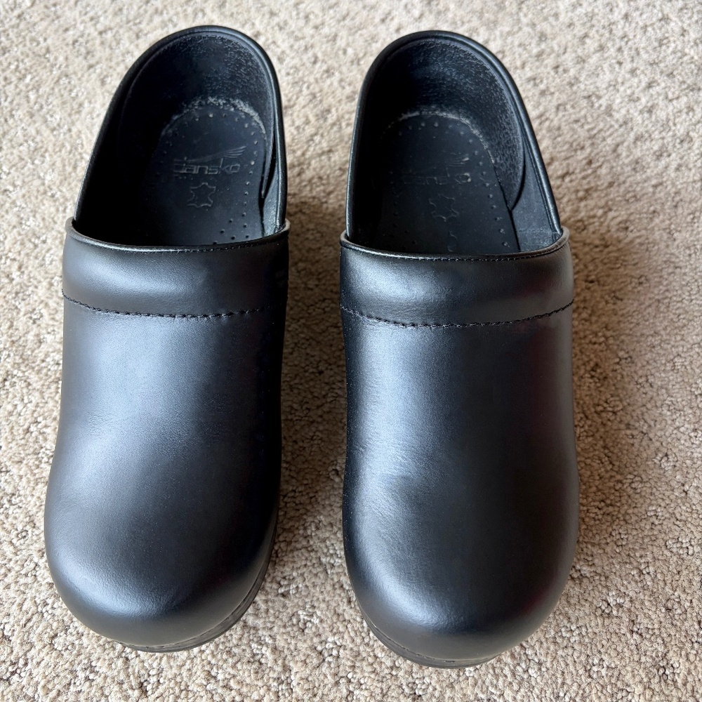 BNWT Dansko professional clog, black color, size 39